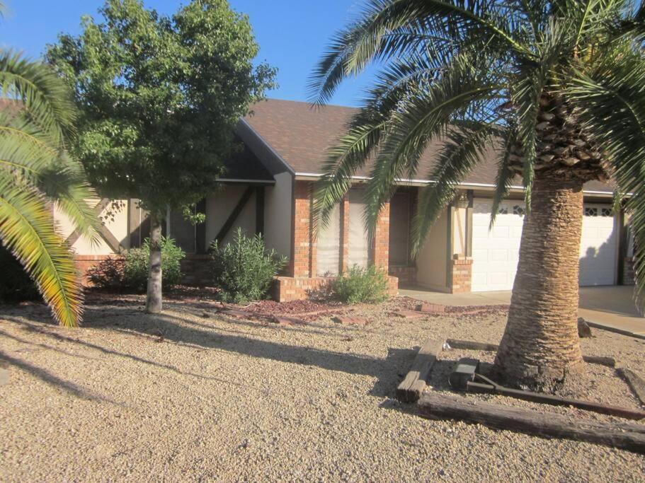 4 Bedroom Home-Casino-State Farm Stadium Only 2 Miles グレンデール エクステリア 写真